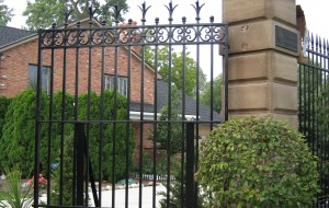 Restore your old rusty iron fence